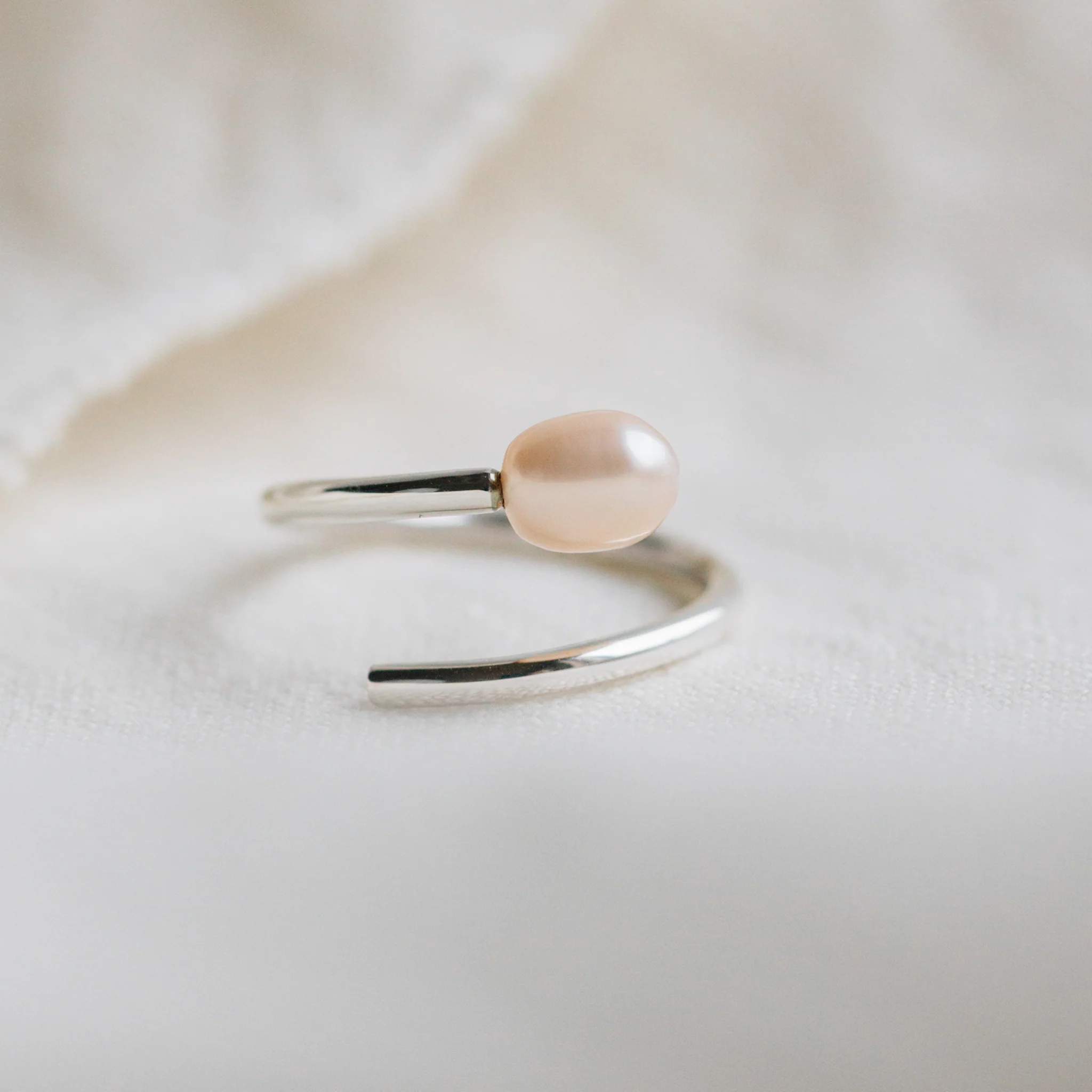 Ati Pearl Swirl Silver Ring - Image 3