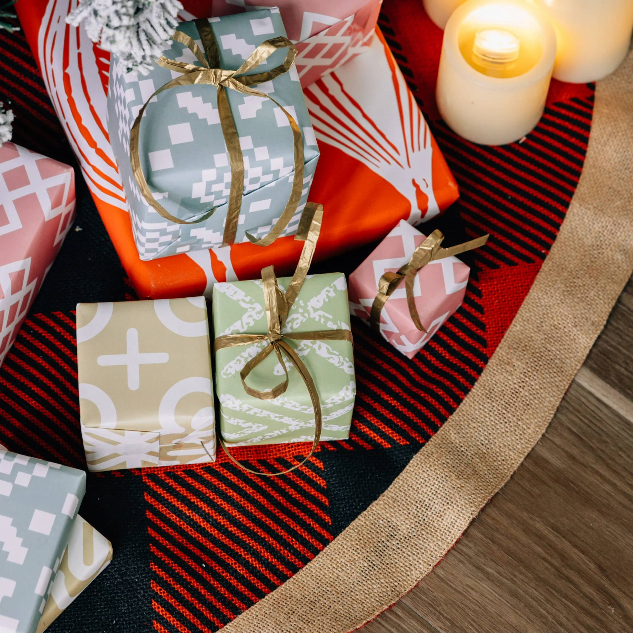 Buffalo Check Tree Skirt - Image 4