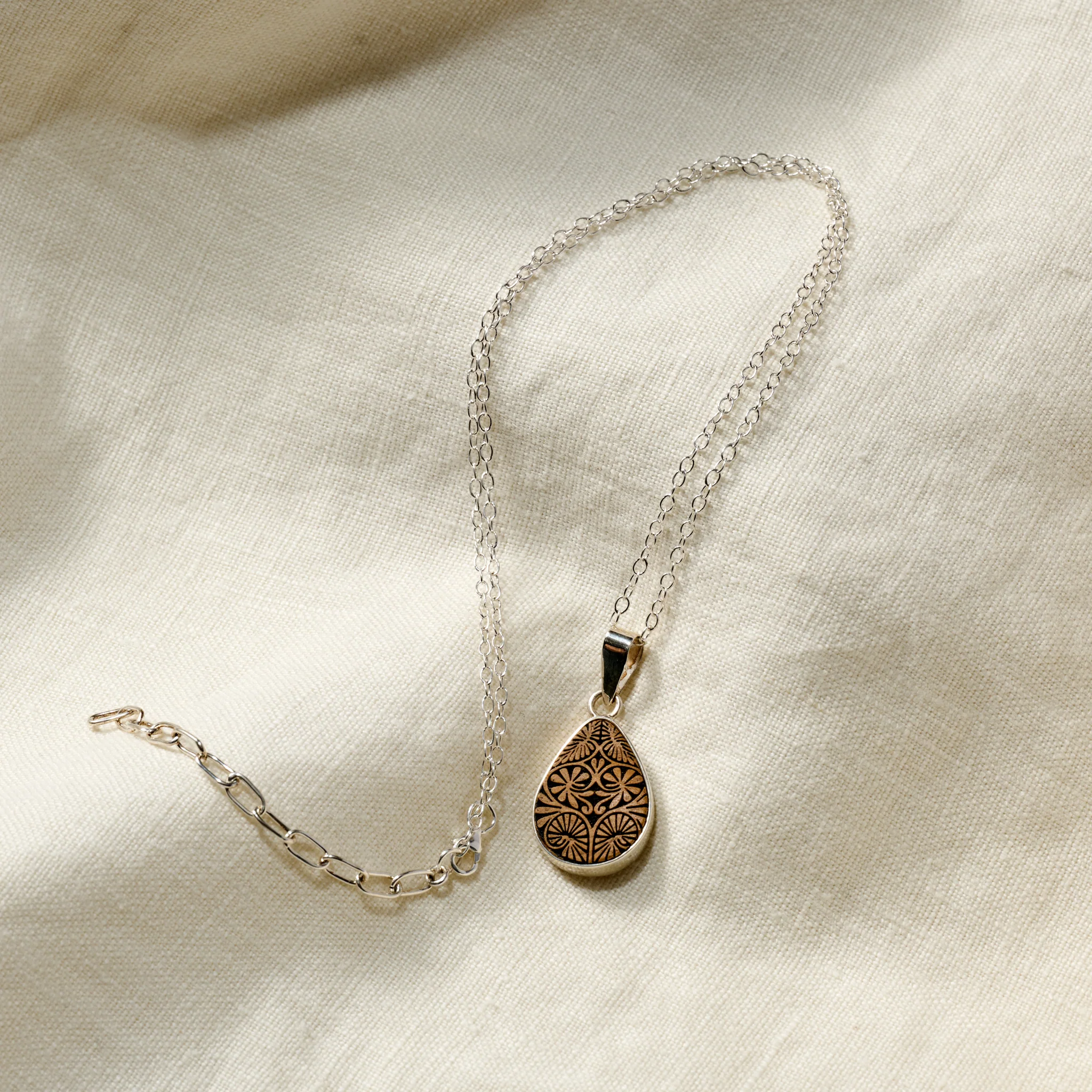 Carved Teardrop Jewelry Duo - Image 5