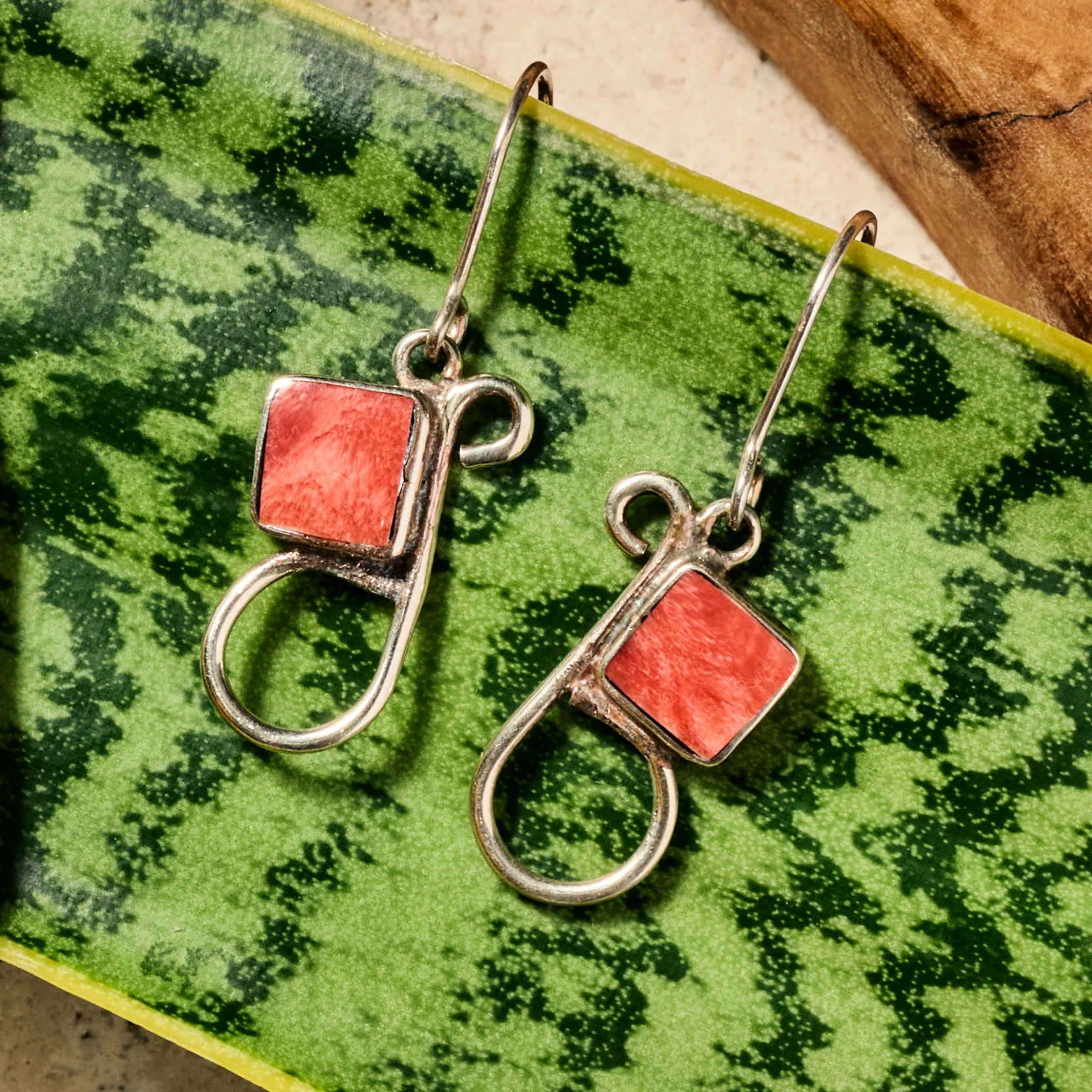 Chala Spondylus Shell Dangle Earrings - Image 3