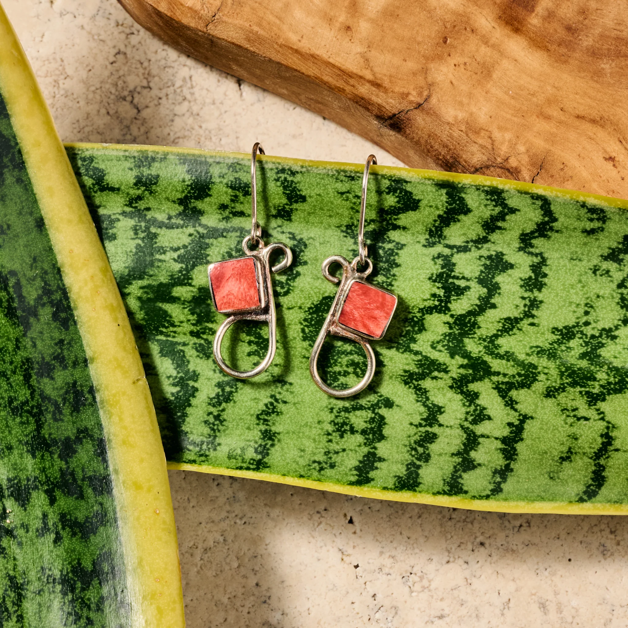Chala Spondylus Shell Dangle Earrings - Image 4