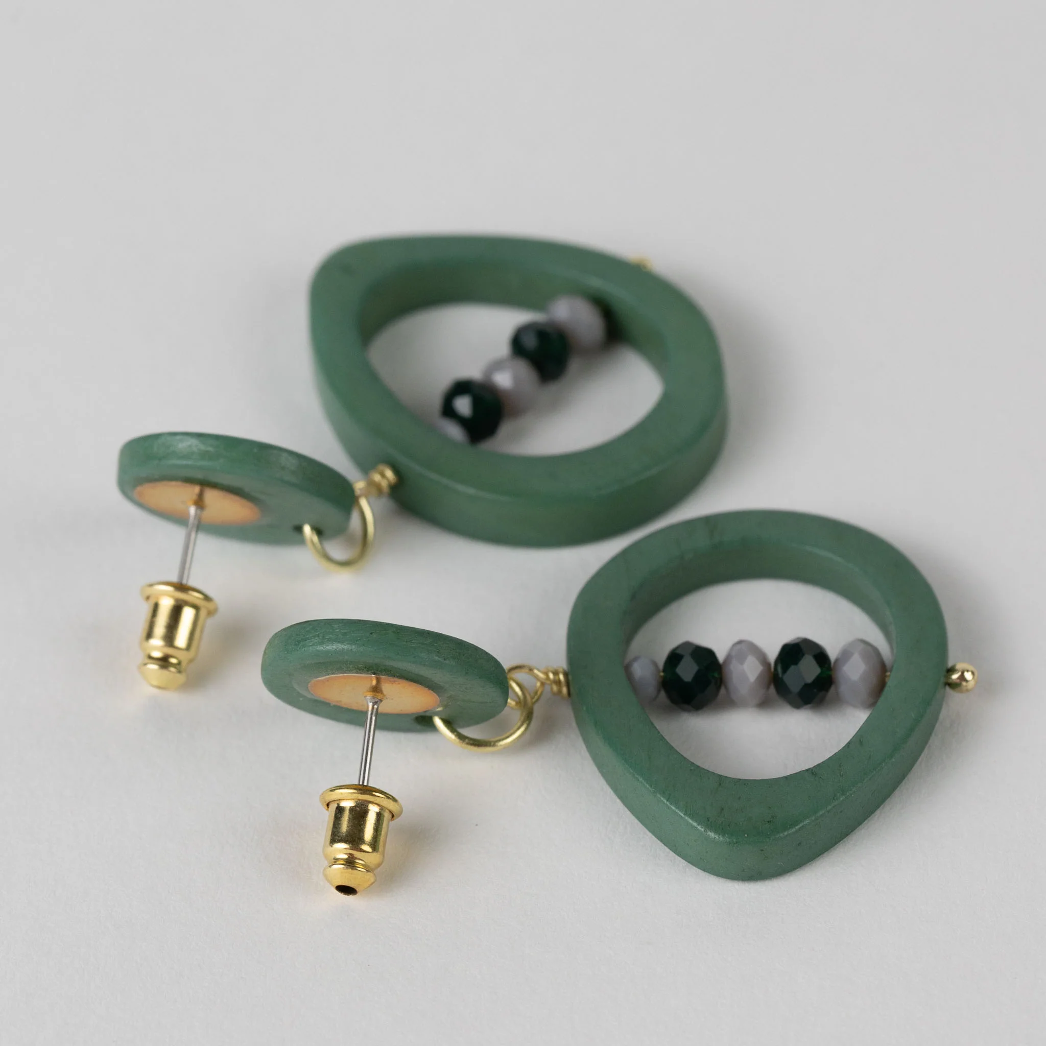 Green Eyes Earrings - Image 3