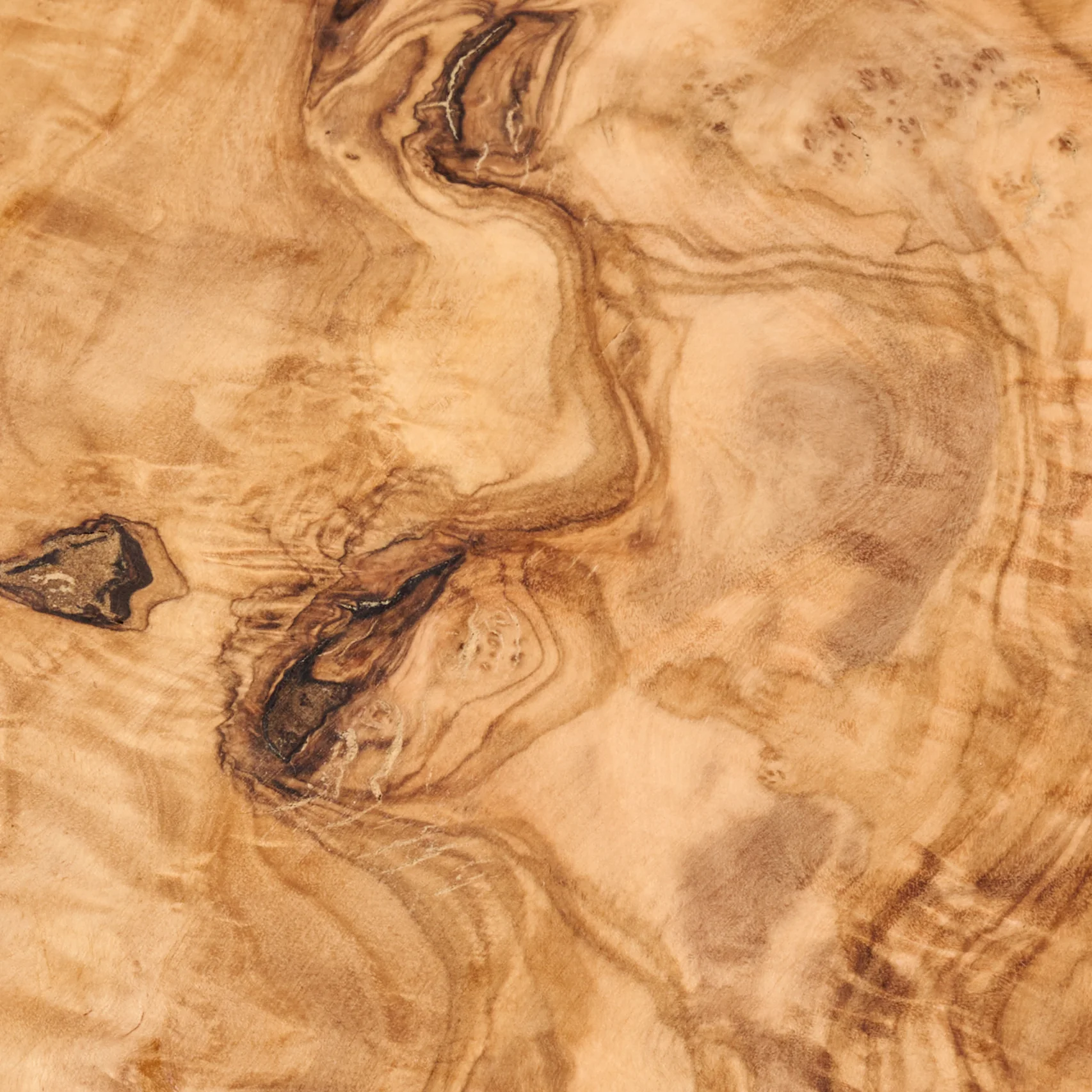 Elia Olive Wood Charcuterie Board - Image 3