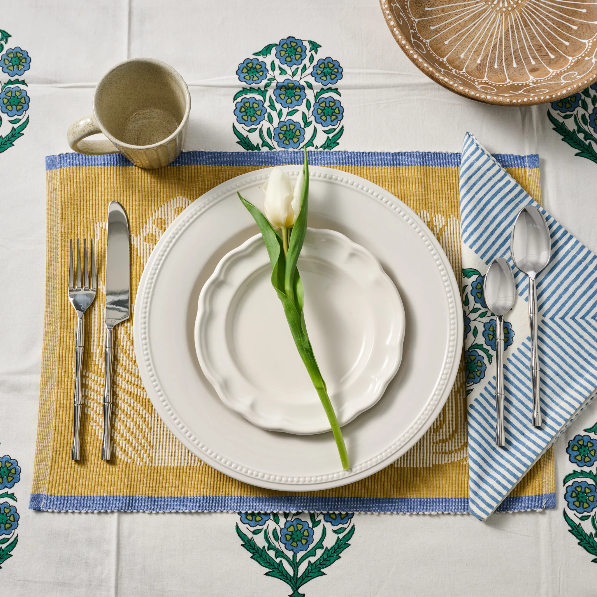 Ila Floral Woven Placemat - Image 4