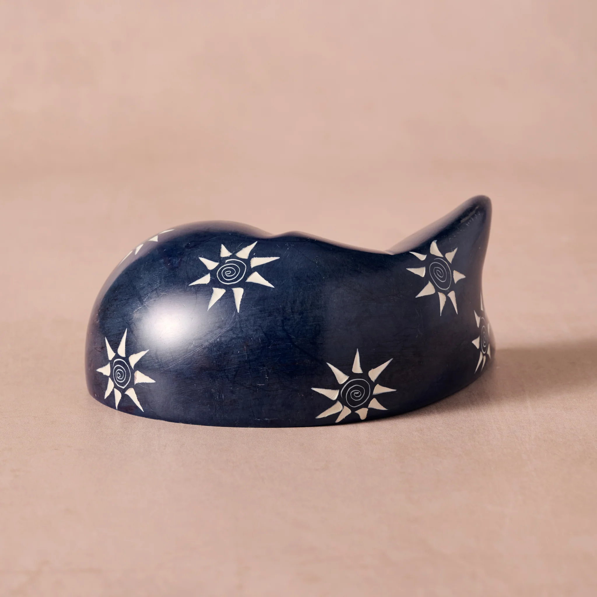 Jua Cat Figurine - Image 3