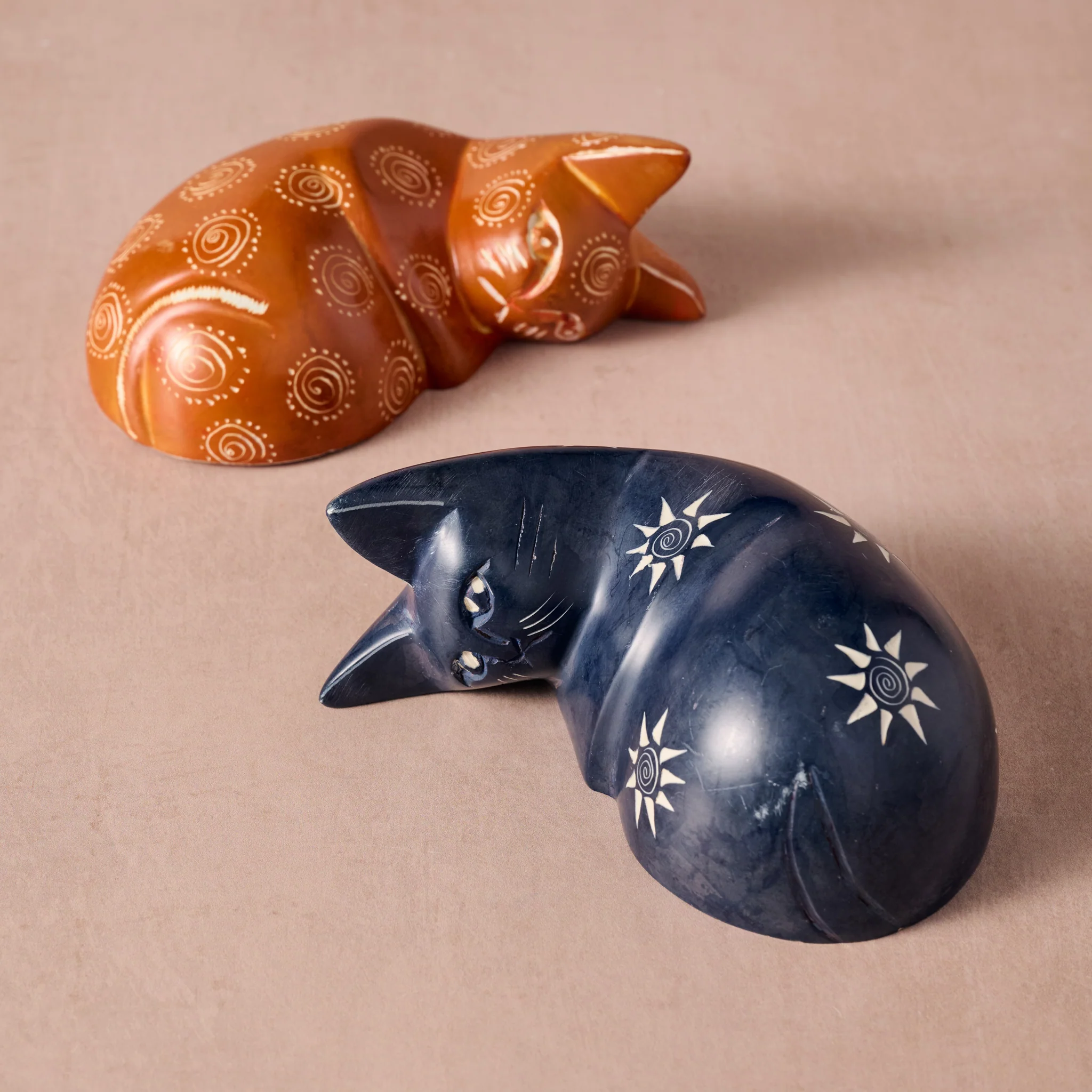 Jua Cat Figurine - Image 4