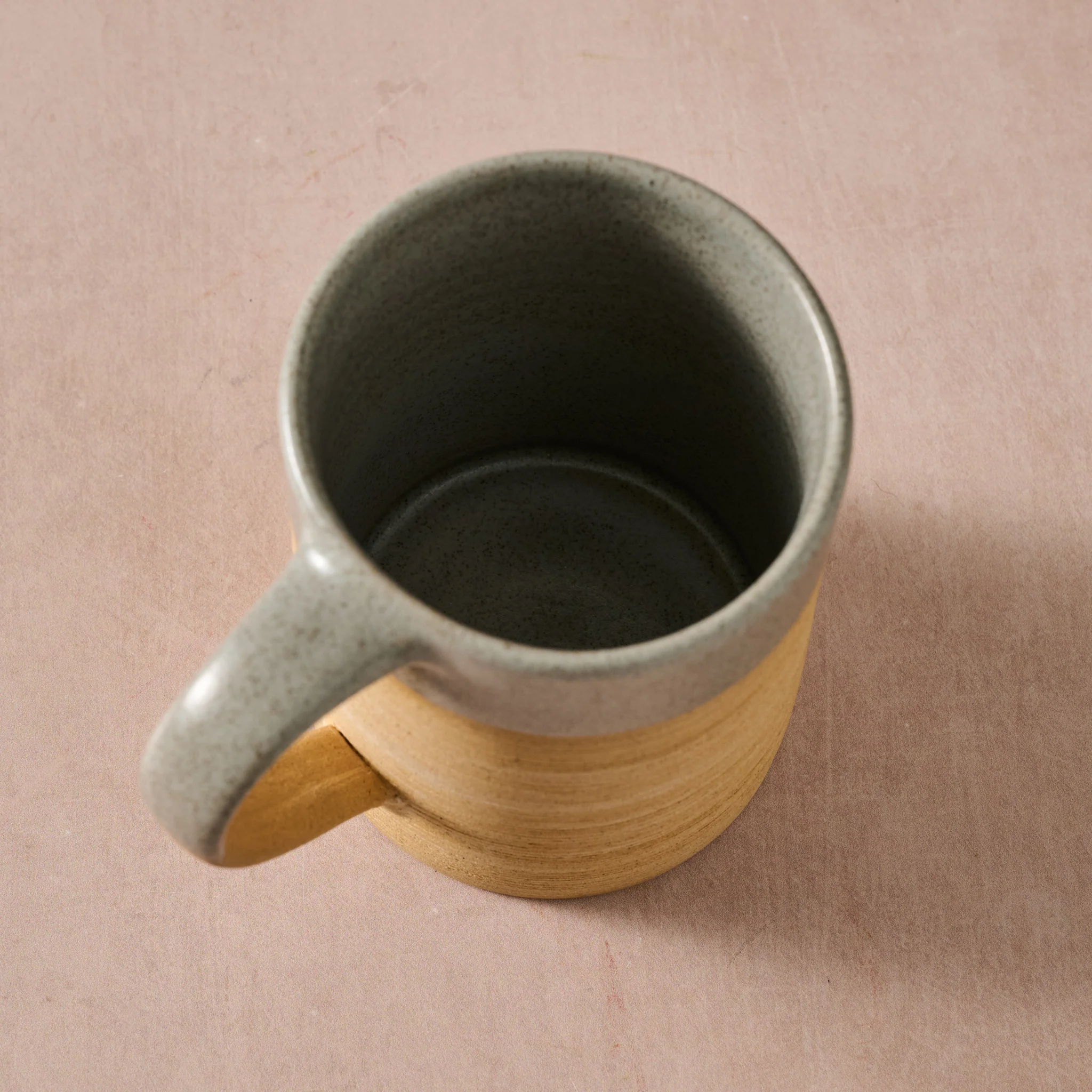 Kaksa Etched Ceramic Mug - Gray - Image 3