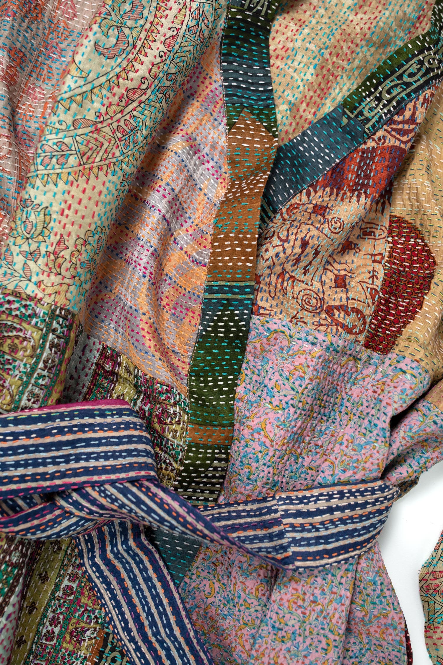 Kantha Stitch Sari Bathrobe - Image 3
