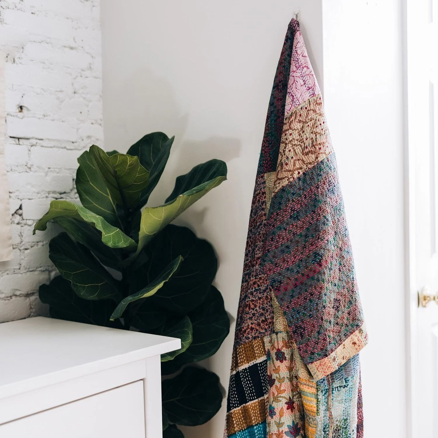 Kantha Stitch Sari Bathrobe - Image 5