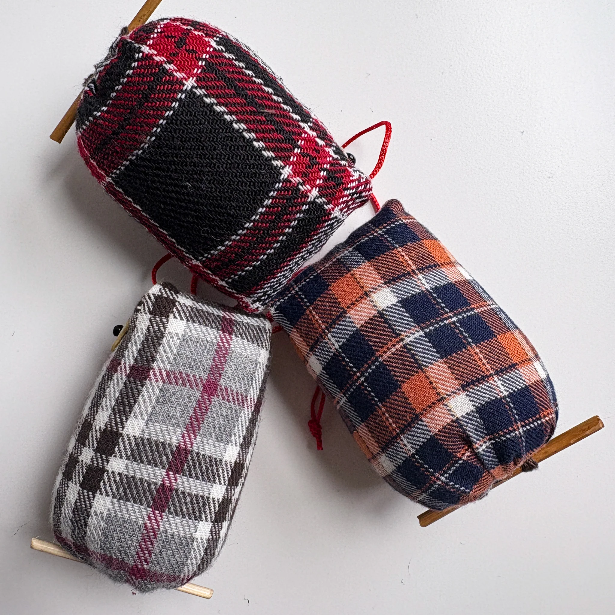 Khon Plaid Owl Ornament - Image 4