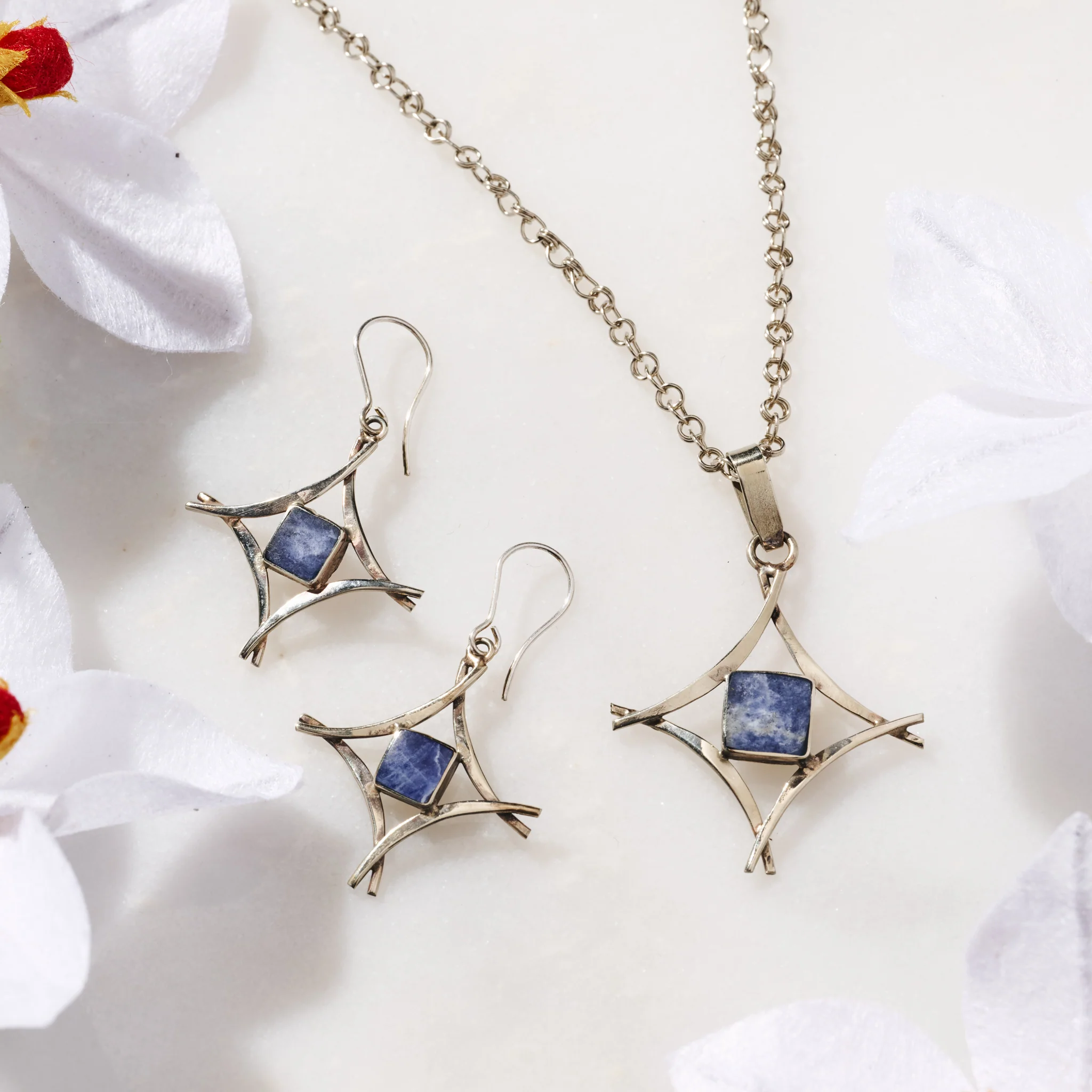 Kikin Sodalite Necklace - Image 4