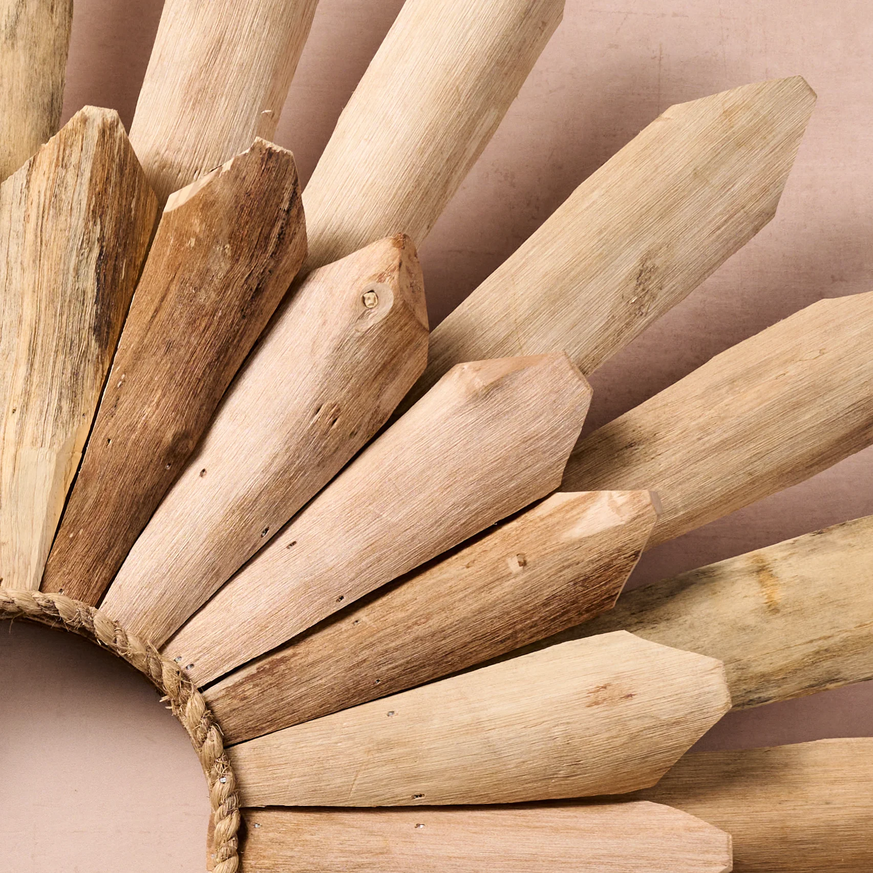 Malaki Daisy Driftwood Wall Hanging - Image 3