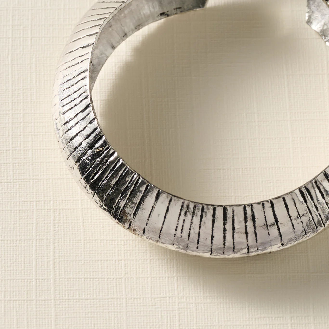 Mira Etched Hoop Earrings - Image 5