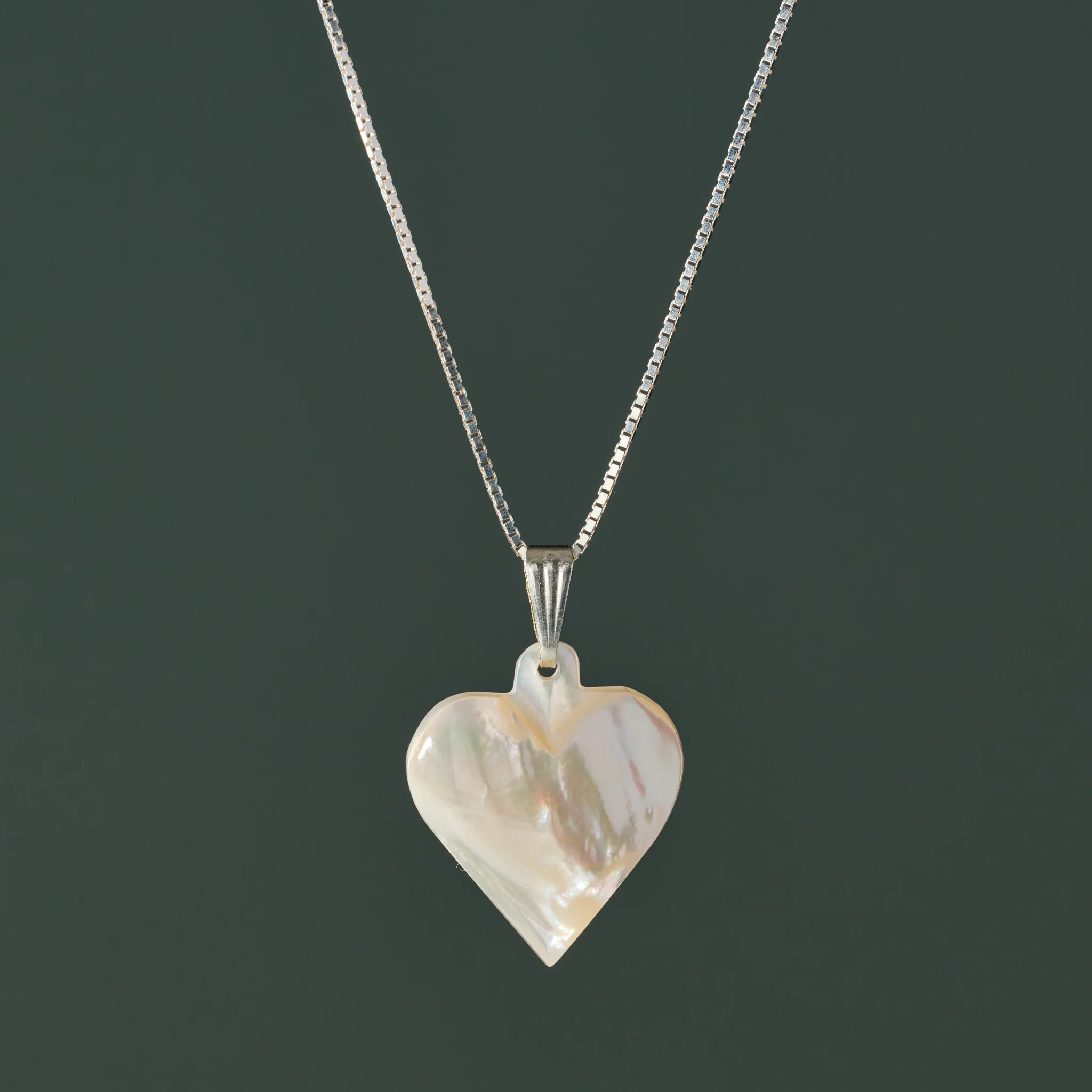 Mother of Pearl Heart Jewelry Duo - Image 4