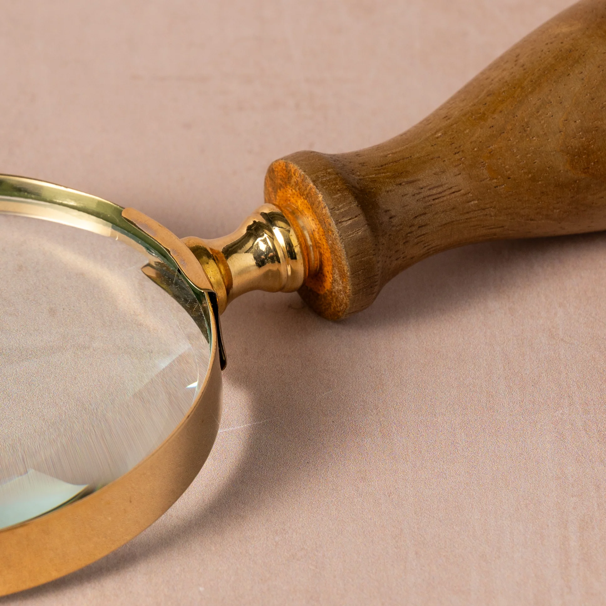 Pakadana Magnifying Glass - Image 4