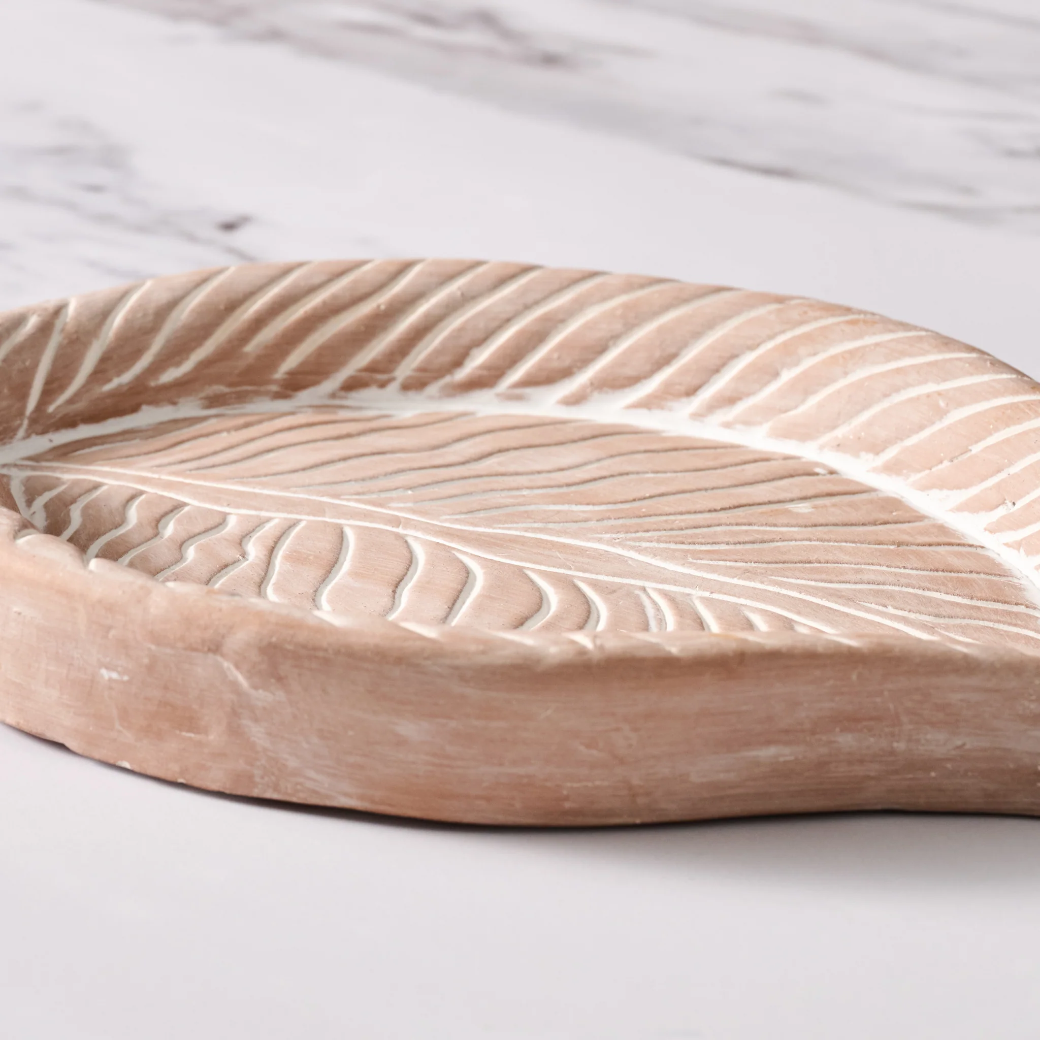 Pama Terracotta Leaf Bird Feeder - Image 3