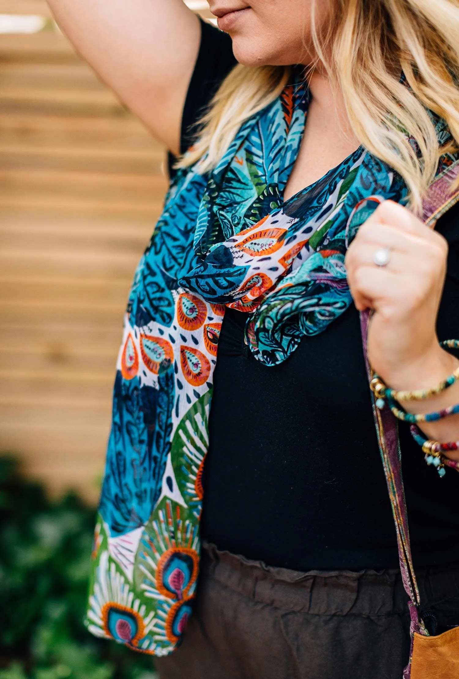 Peacock Pattern Scarf - Image 2