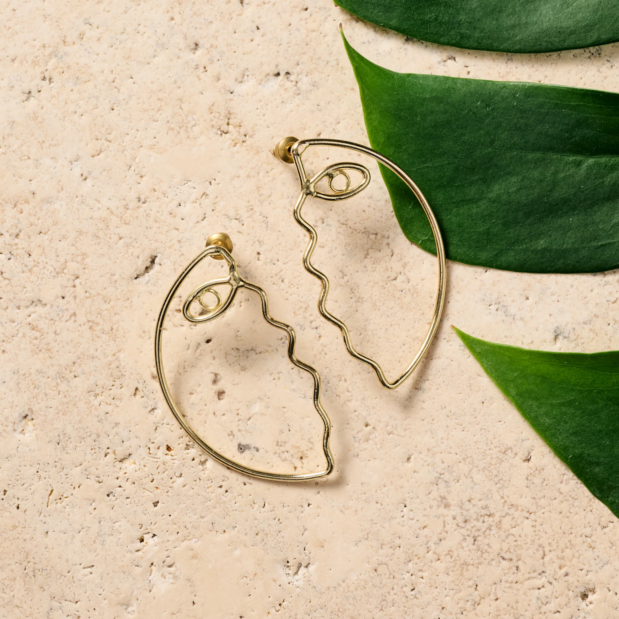 Pikaso Profile Wire Post Earrings - Image 2