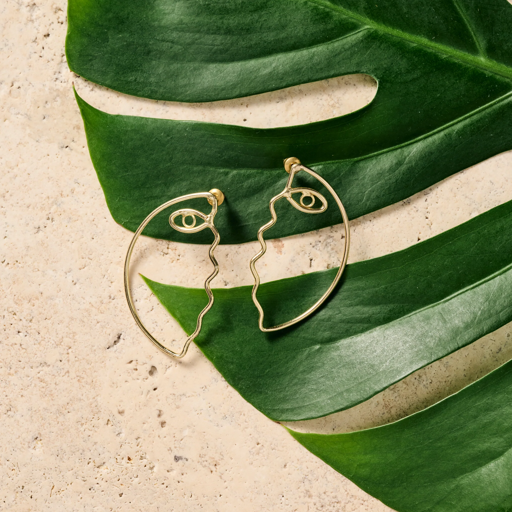 Pikaso Profile Wire Post Earrings - Image 4