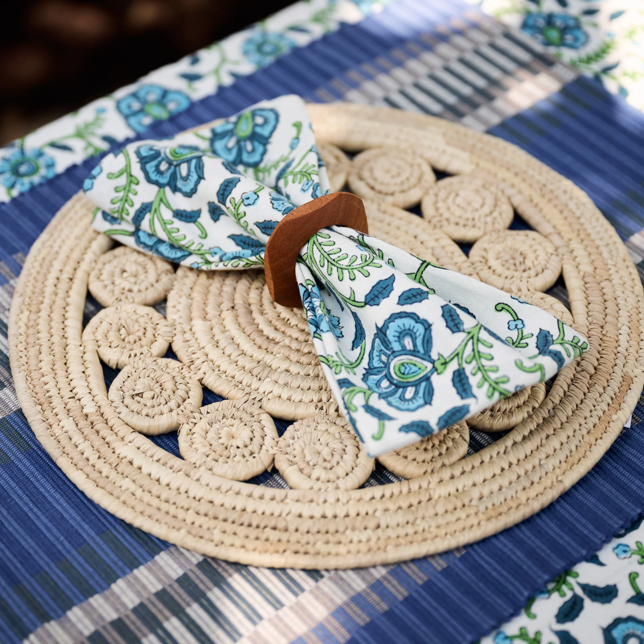 Pleta Woven Date Palm Leaf Charger Placemat - Image 4