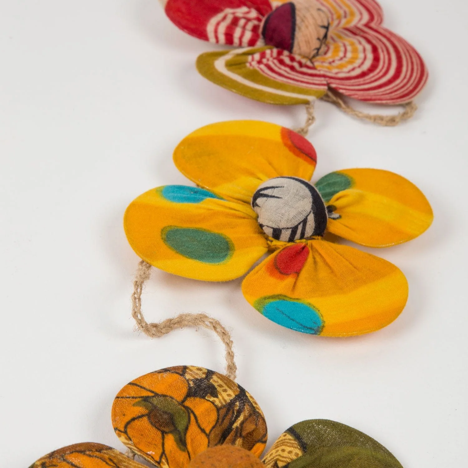 Recycled Sari Flower Garland - Image 2