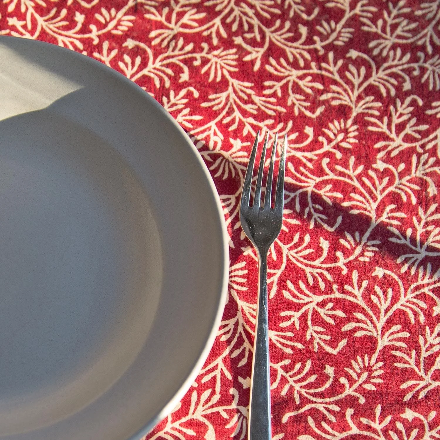 Red Vines Tablecloth - Image 3