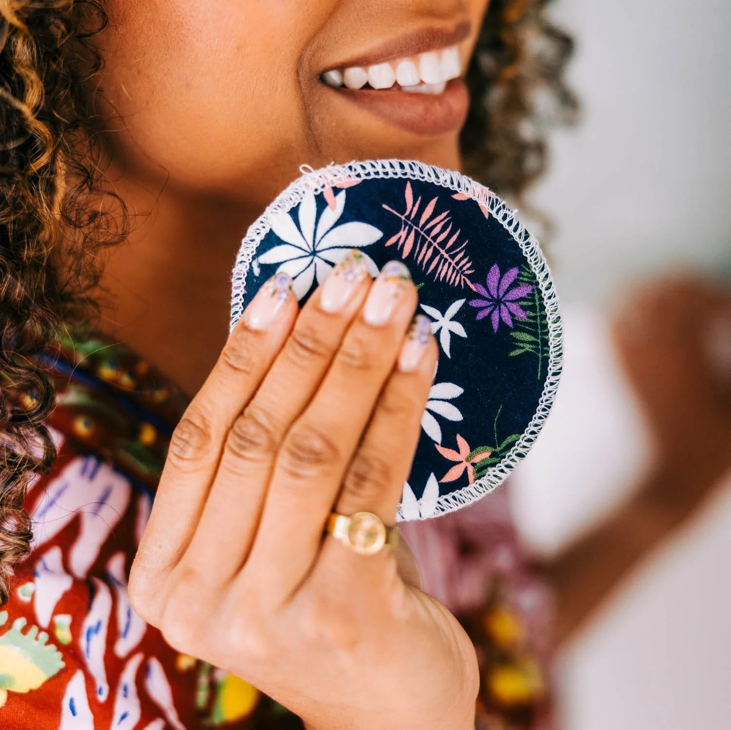 Reusable Makeup Remover Rounds - Image 3