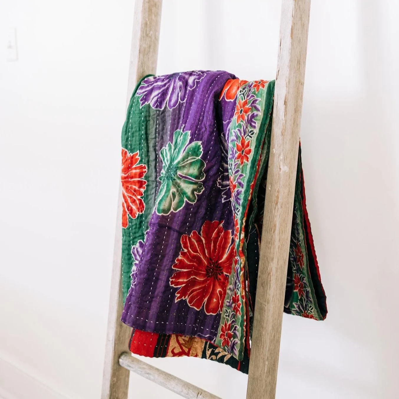 Sacred Sari Throw - Image 4