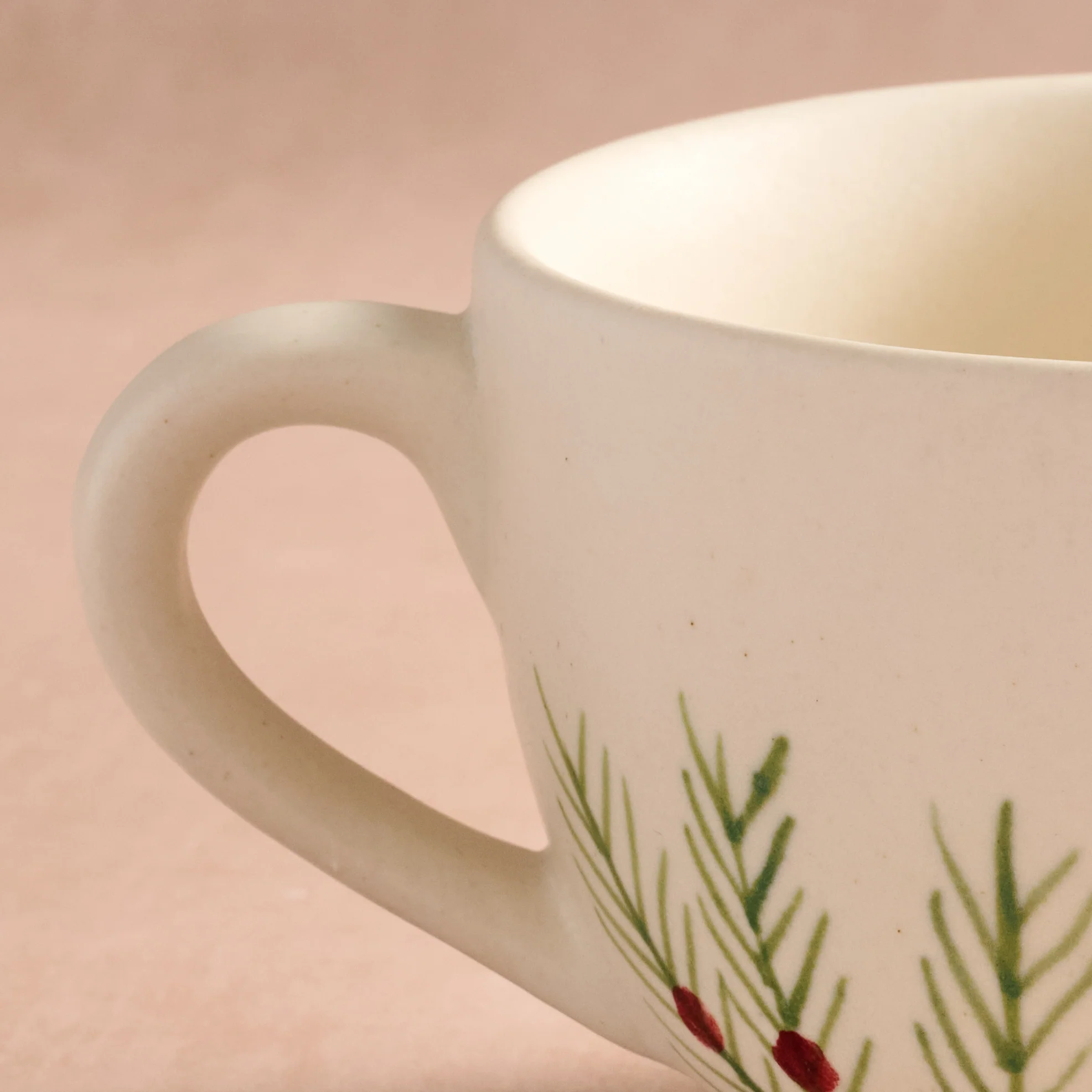 Sardee Holly Oversized Ceramic Mug - Image 3