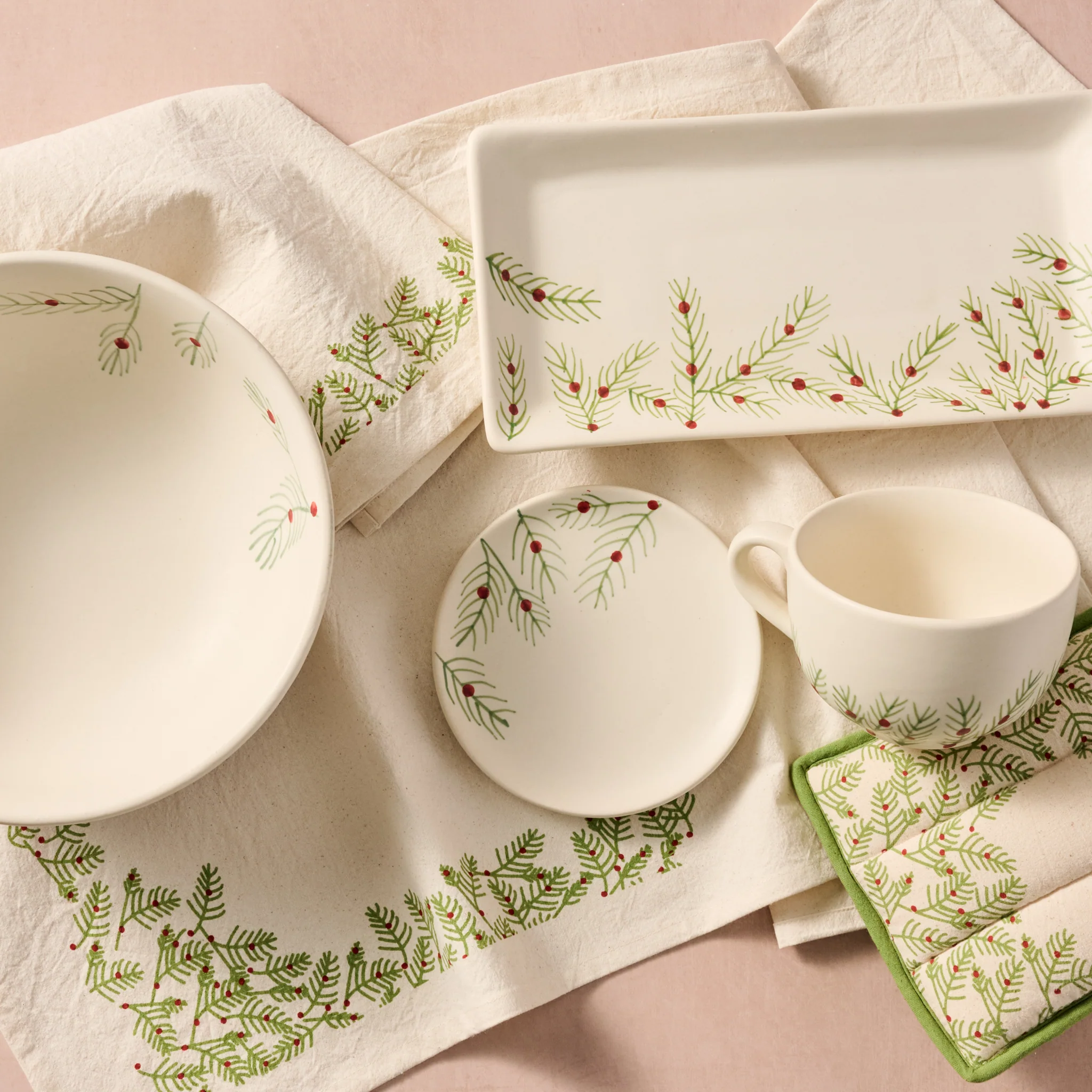 Sardee Holly Oversized Ceramic Mug - Image 4