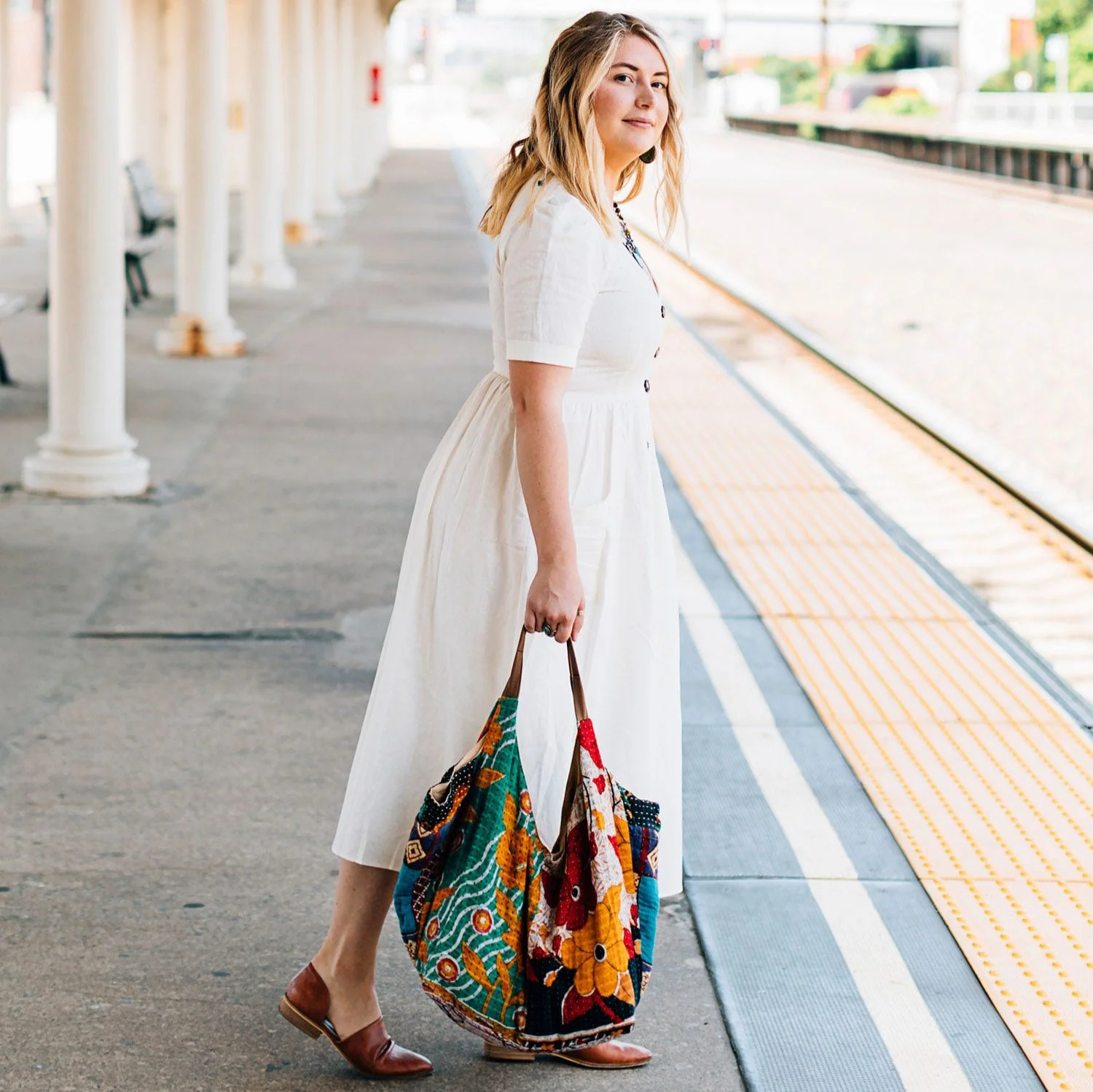 Sari Shop Slouchy Bag - Image 3