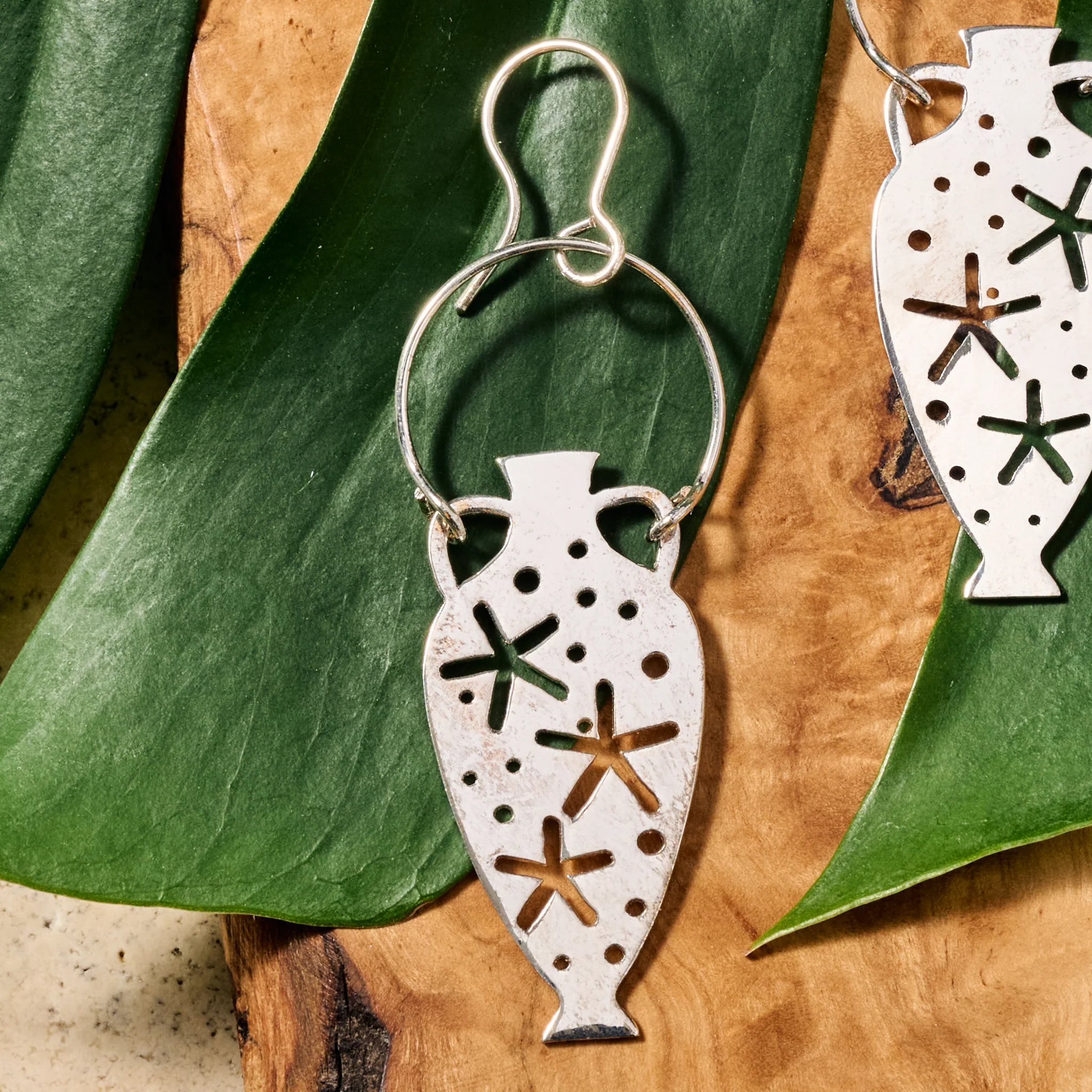 Satie Water Urn with Stars Dangle Earrings - Image 4