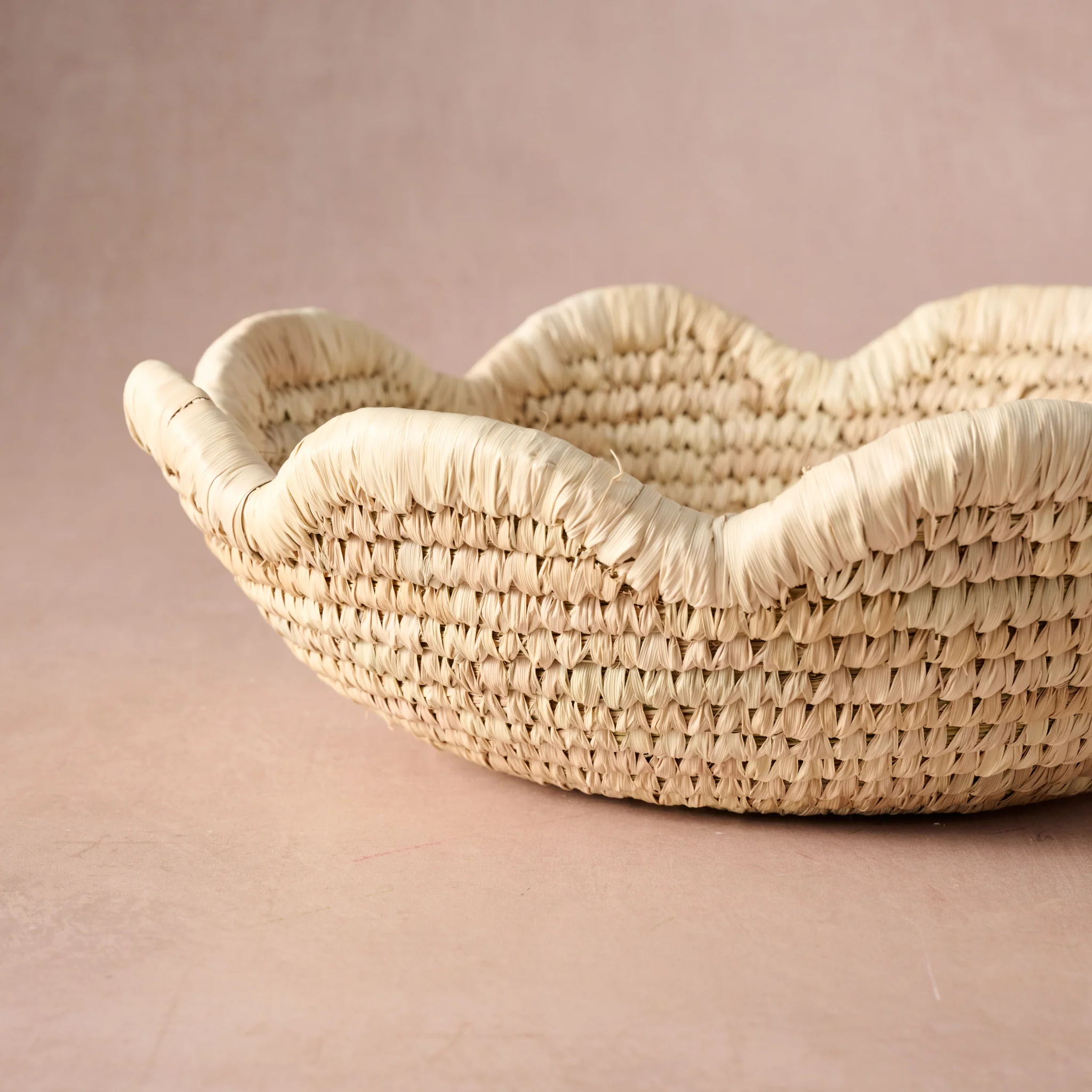 Seba Scalloped Palm Leaf Basket - Image 4