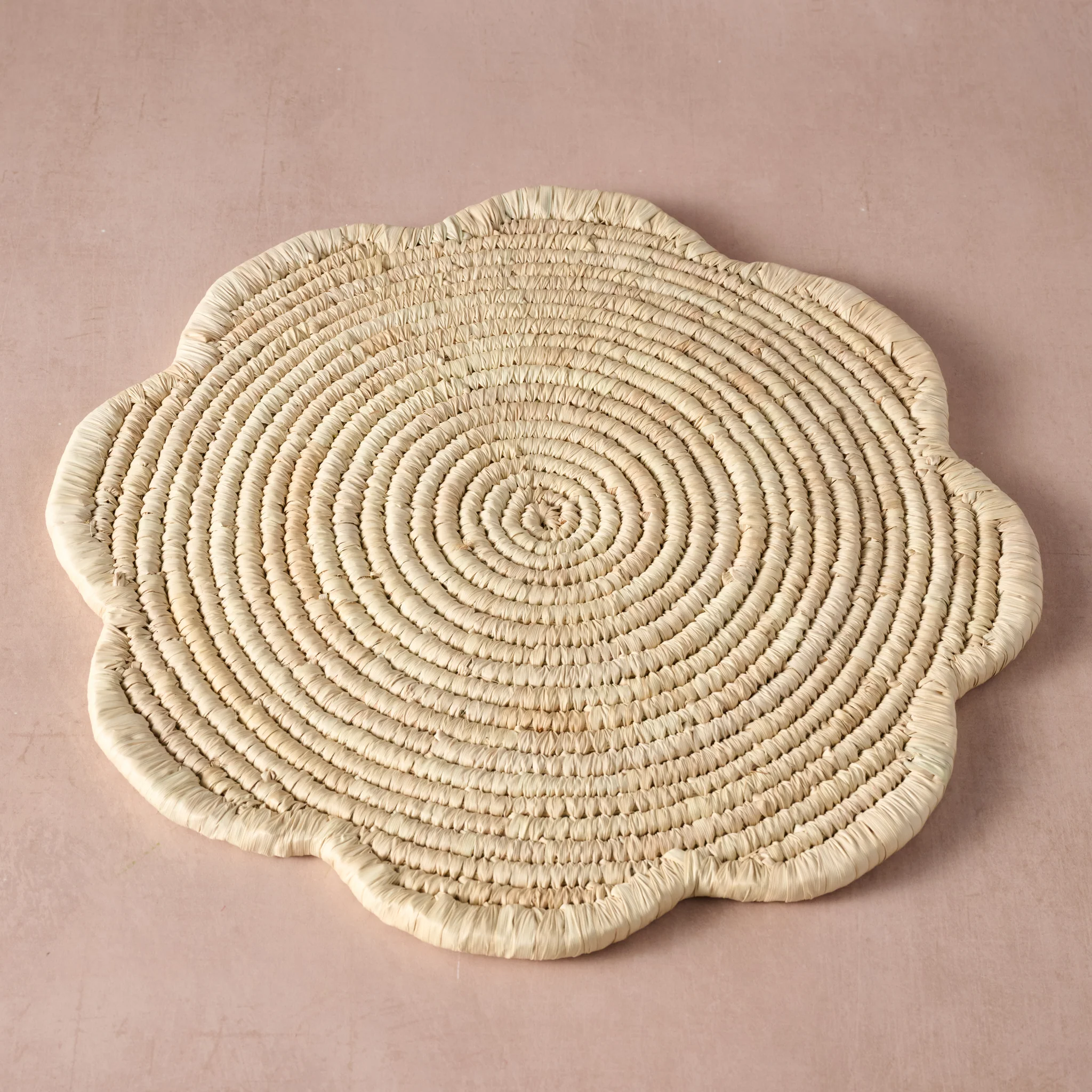 Seba Scalloped Palm Leaf Charger - Image 2