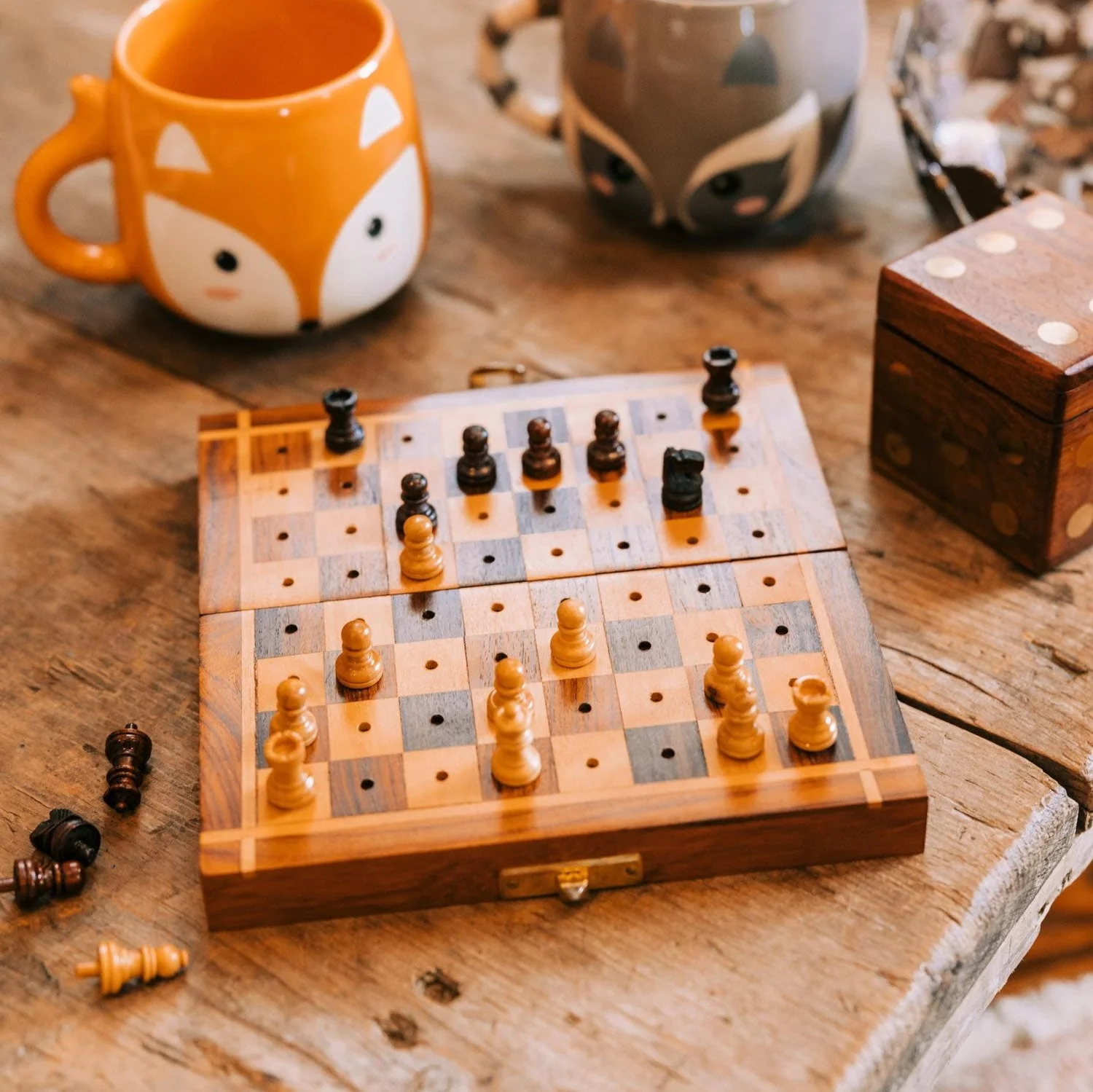 Sheesham Travel Chess Set - Image 3