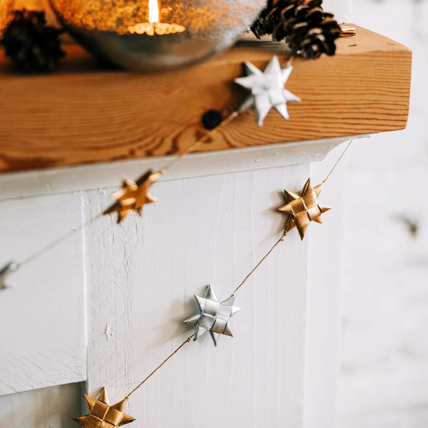 Sparkle Palm Star Garland - Image 2