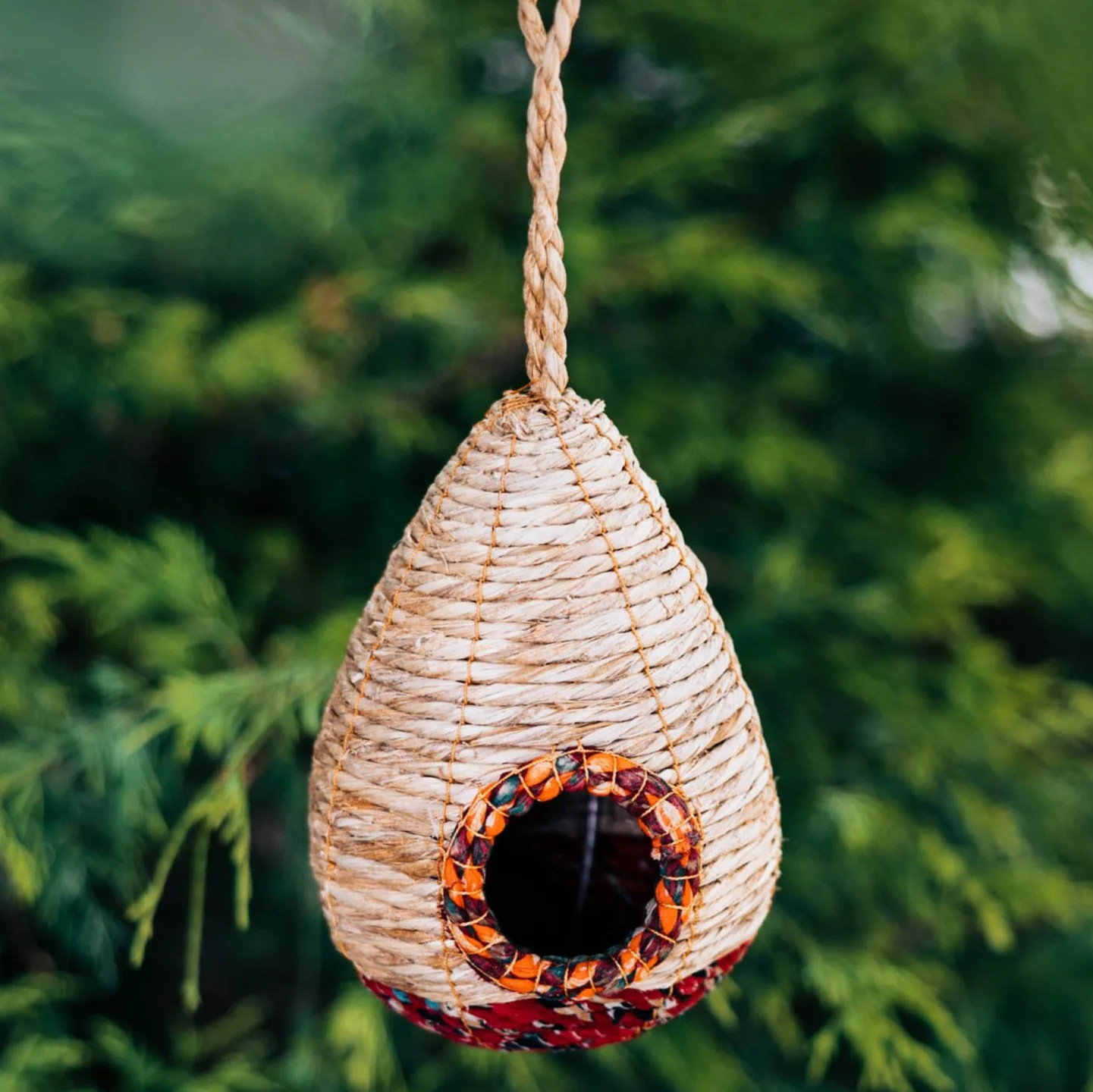 Teardrop Sari Birdhouse - Image 5
