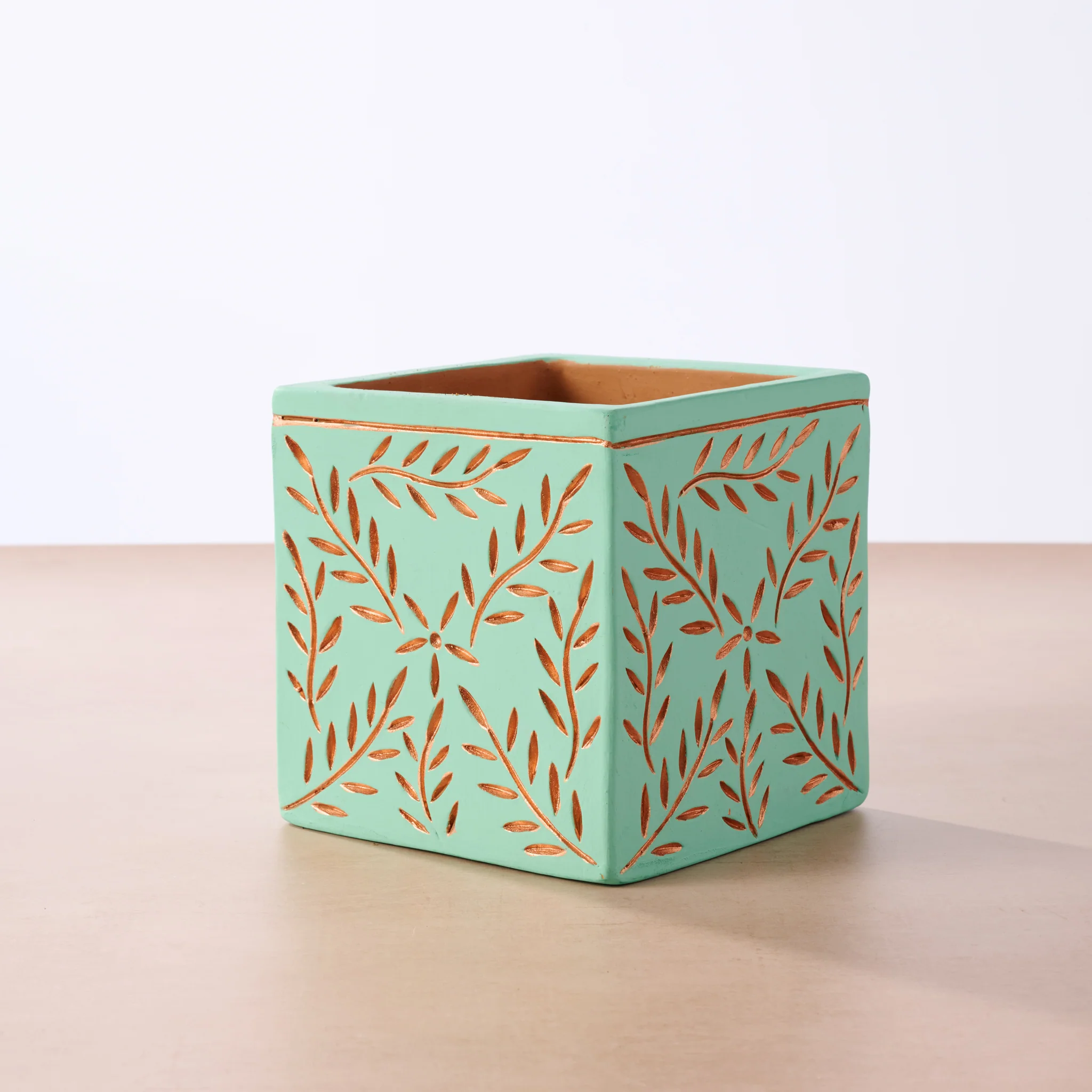Tila Terracotta Debossed Leaf Planter - Image 3