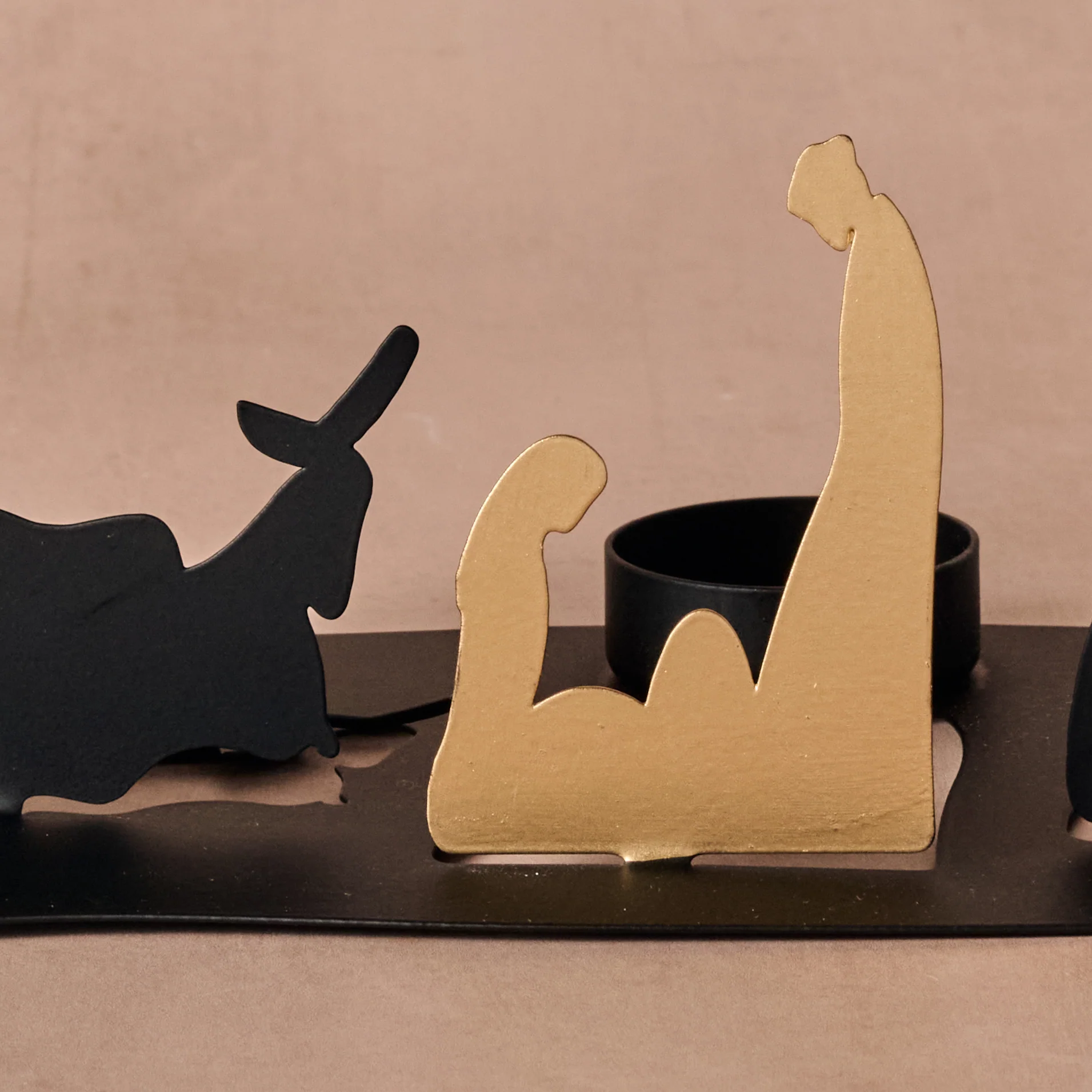 Traad Iron Nativity Creche - Image 2
