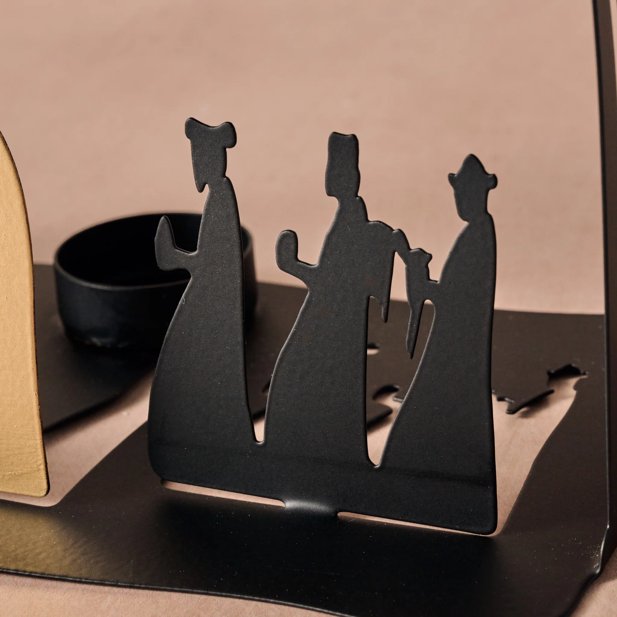 Traad Iron Nativity Creche - Image 3