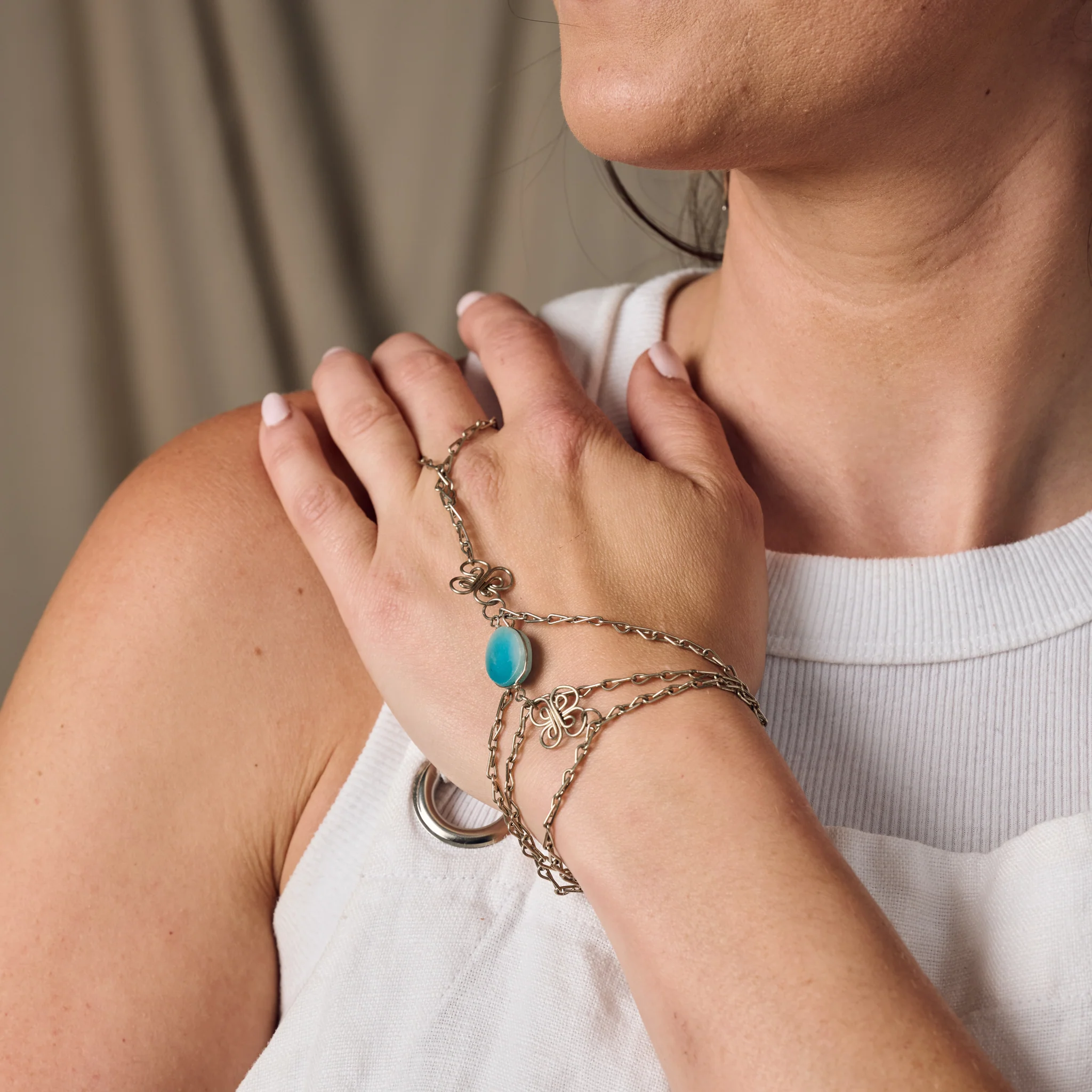 Trebol Amazonite Ring & Hand Chain Bracelet - Image 3